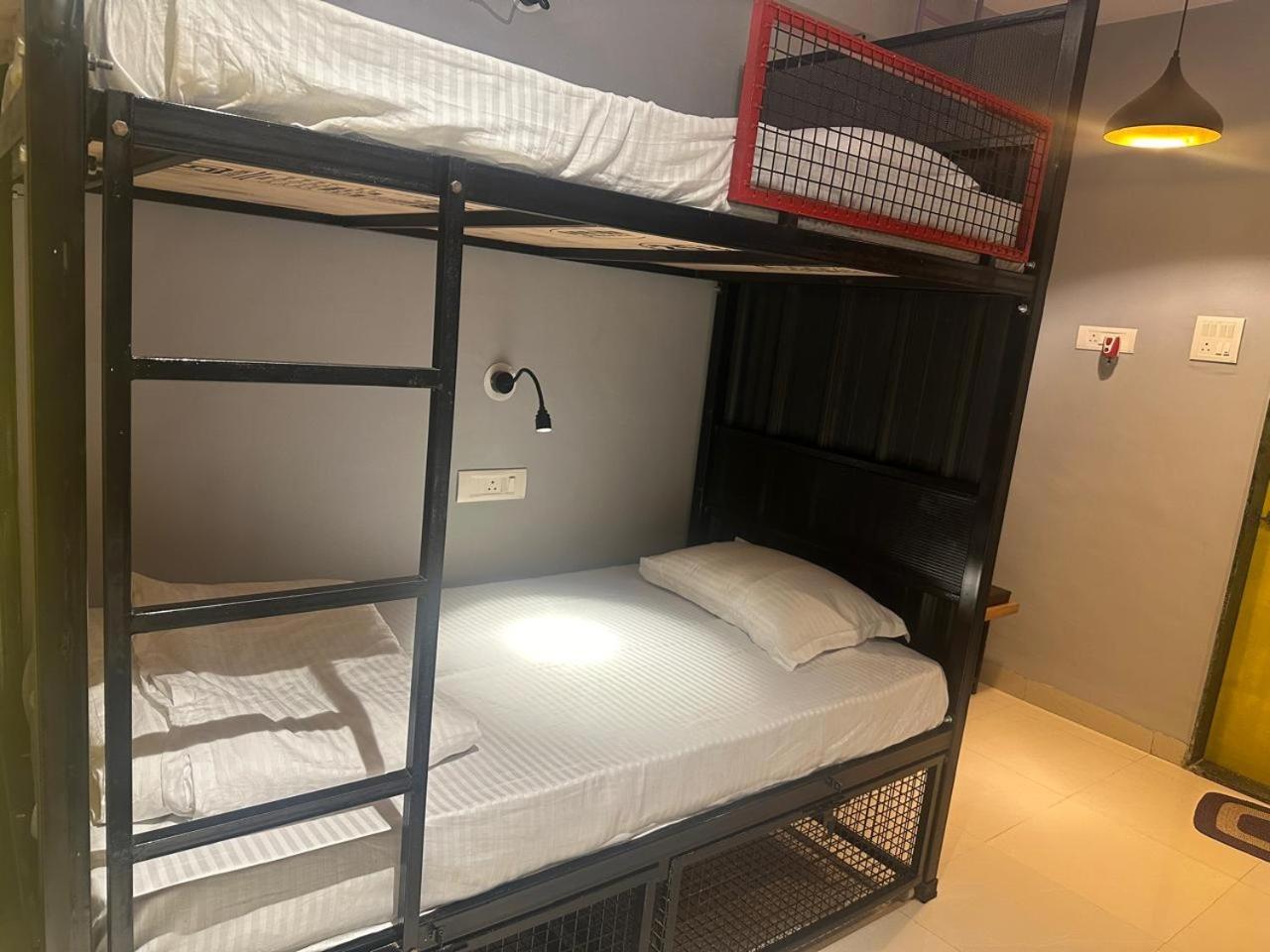 Travotale Hostel And Cowork Koregaonpark بونة المظهر الخارجي الصورة