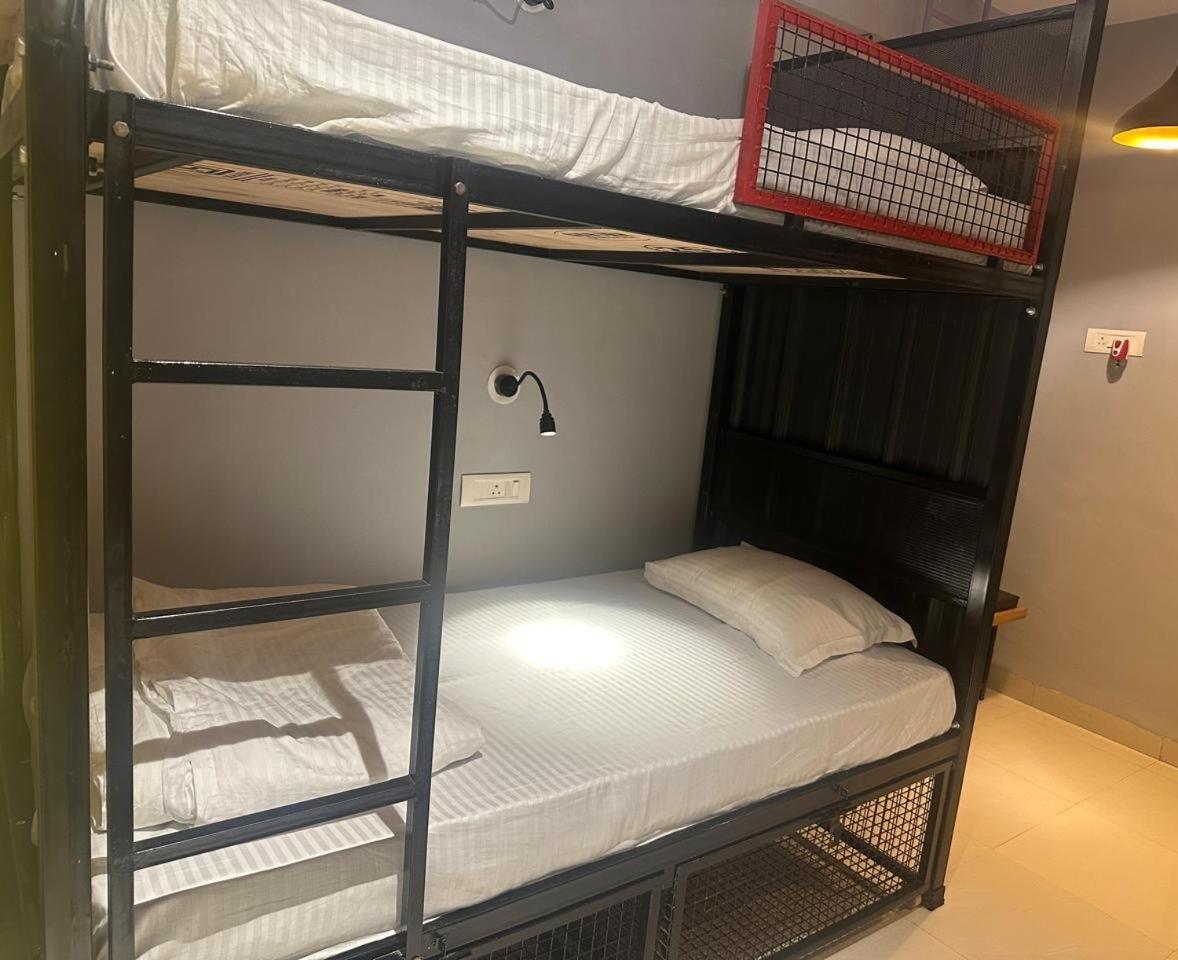 Travotale Hostel And Cowork Koregaonpark بونة المظهر الخارجي الصورة